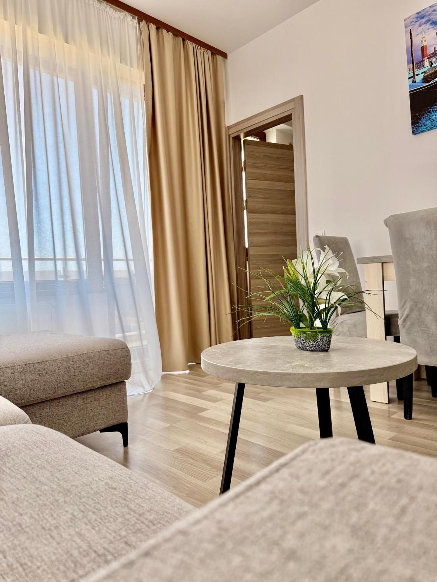 Aqua Vista Nuba - Vedere Top La Mare Si Lac - Apartament 2 Camere Summerland - Mamaia Bagian luar foto